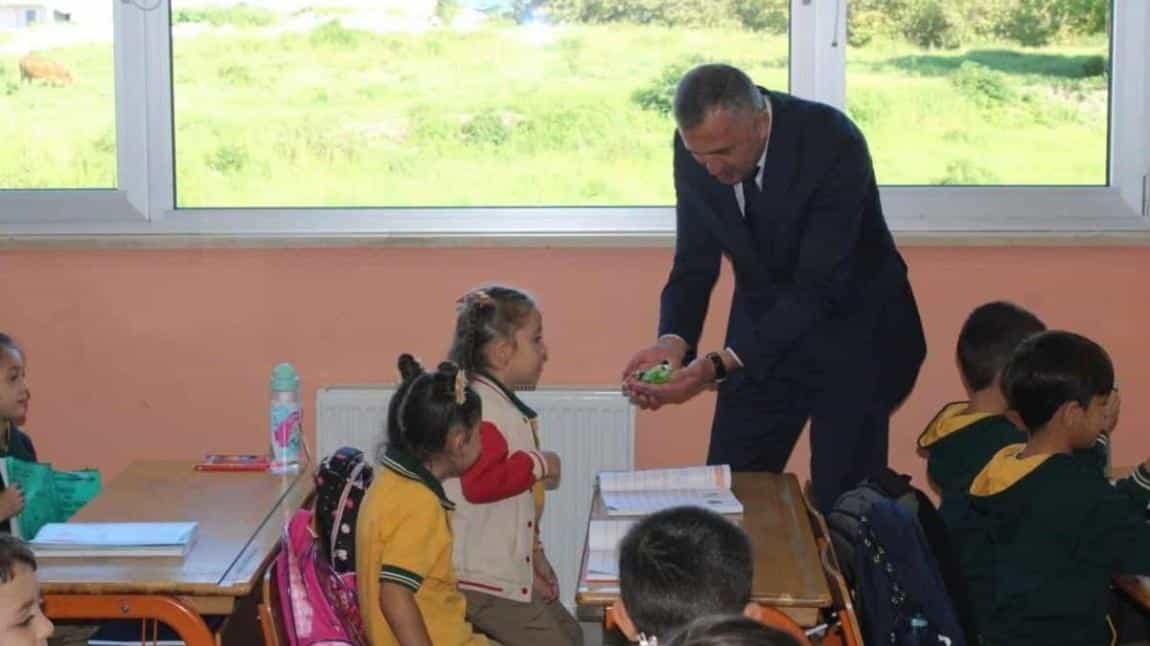 İLÇE MİLLİ EĞİTİM MÜDÜRÜMÜZ SUAT EVİN OKULUMUZU ZİYARET ETTİ